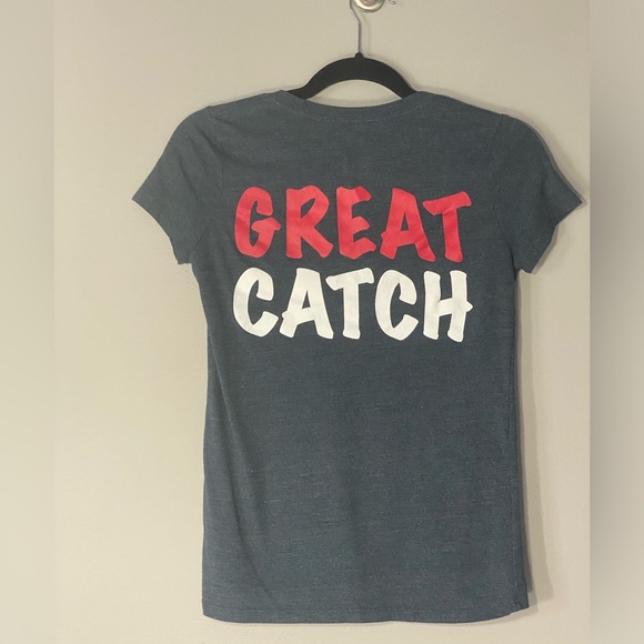 Atlanta Braves Genuine Merchandise 
Ladies S T-shirt 
Logo 
Great Catch - Picture 2 of 4